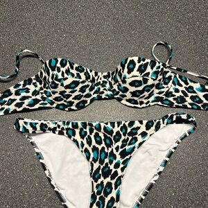 Stylish Leopard Print Bikini
